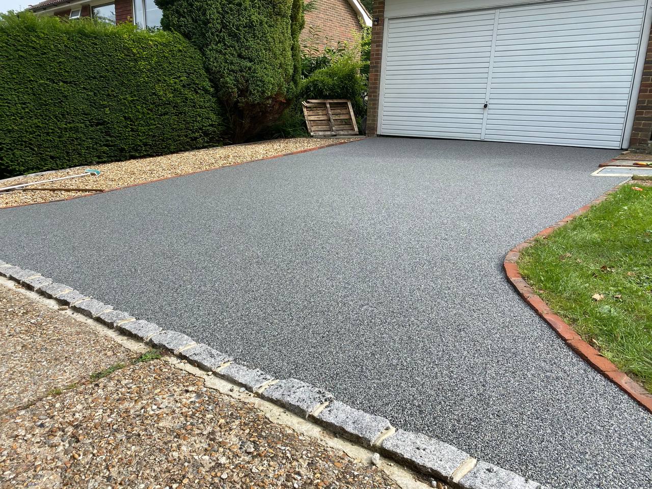 This is a photo of a resin driveway installed in Belfast by Belfast Resin Driveways
